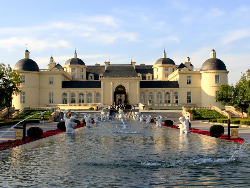 Chateau Changyu Moser XV with its fountain in front of the château